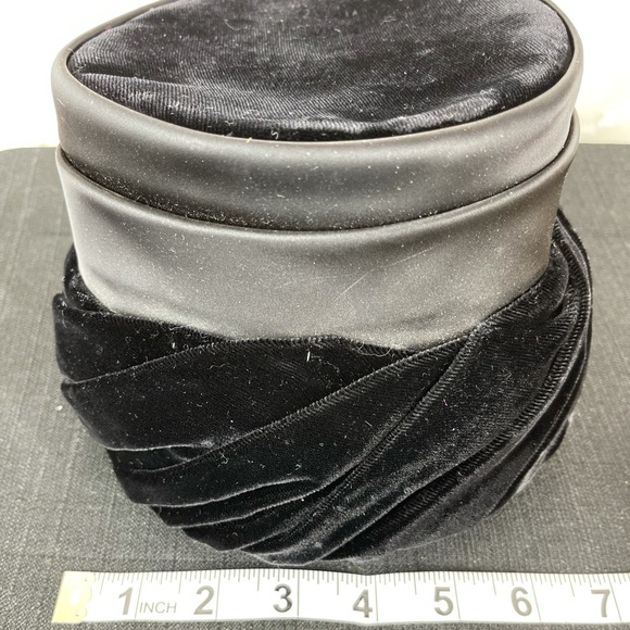 🧡Vintage🧡 GORGEOUS Wesco Velvet and Satin Hat - Picture 2 of 5